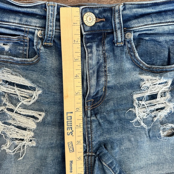 American Eagle Mid Rise Next Level Stretch Denim Shorts Distressed Frayed Size 2 - Picture 10 of 10